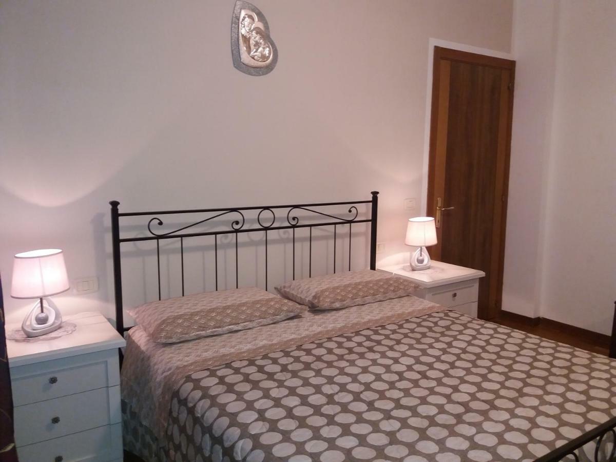 Casa Vacanze "Ai Piedi Di Assisi" Appartement Bastia Umbra Buitenkant foto