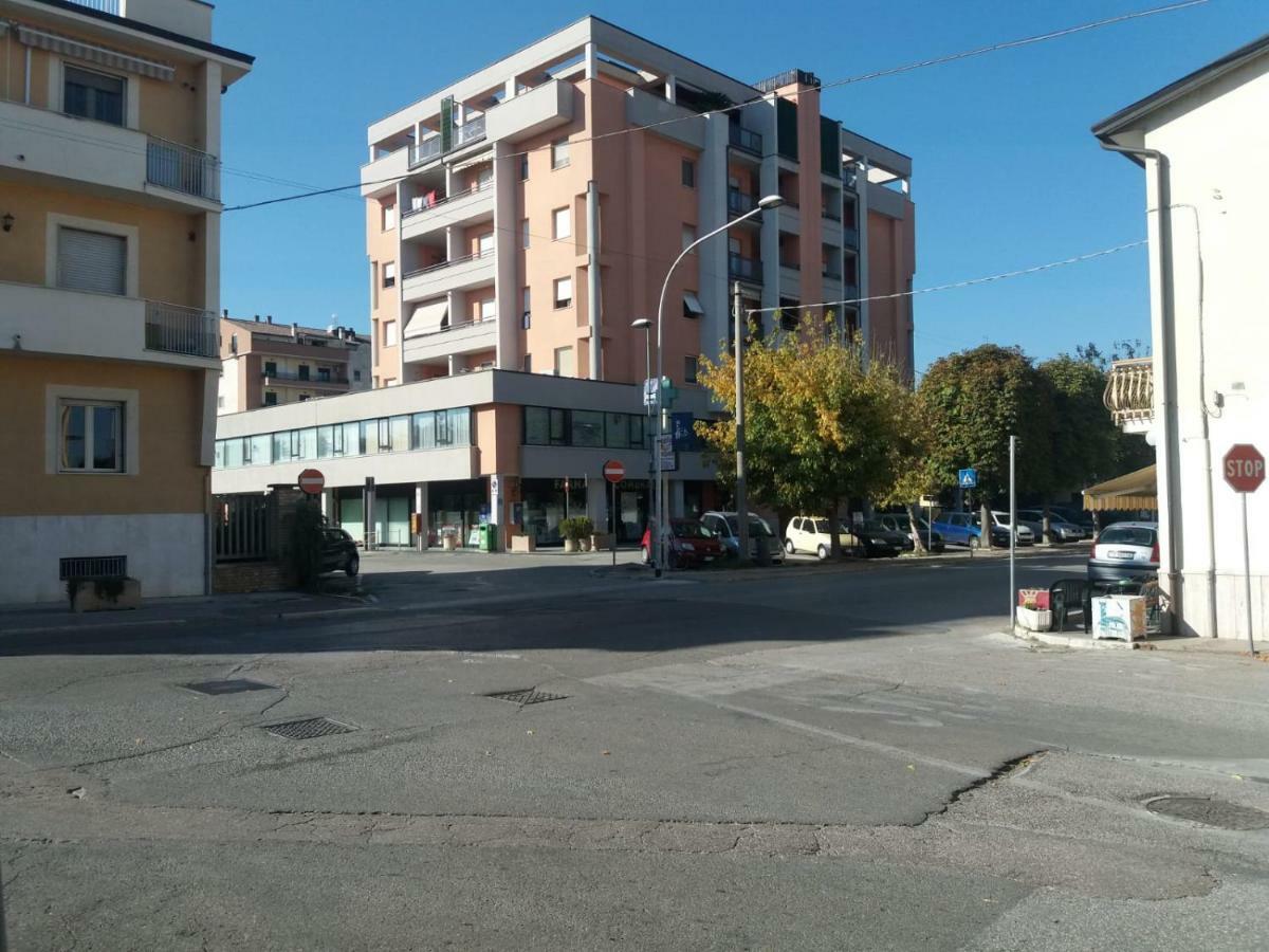 Casa Vacanze "Ai Piedi Di Assisi" Appartement Bastia Umbra Buitenkant foto